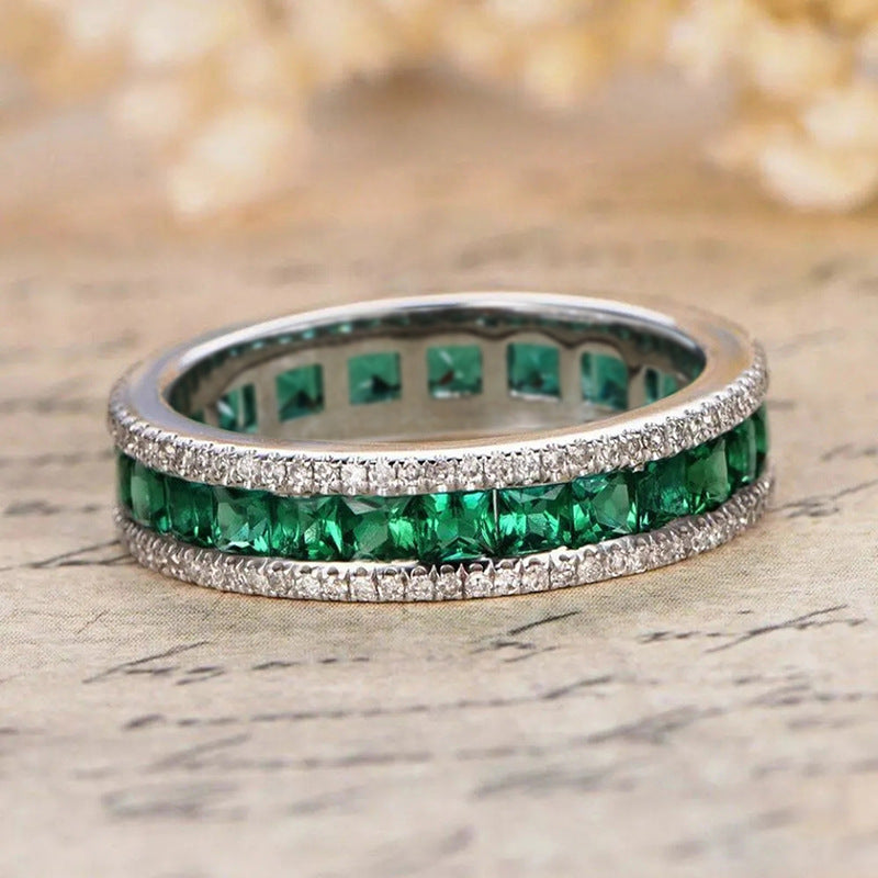 Elegant Green Ring